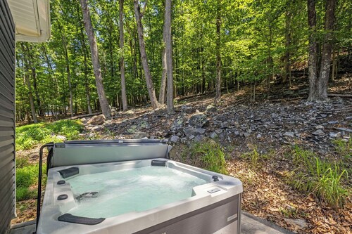 The Blue Jay | New House in the Woods w/ Hot Tub