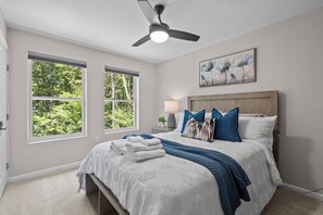 2 bedrooms, desk, free WiFi, bed sheets - The Blue Jay | New House in the Woods w/ Hot Tub (Harpers Ferry)