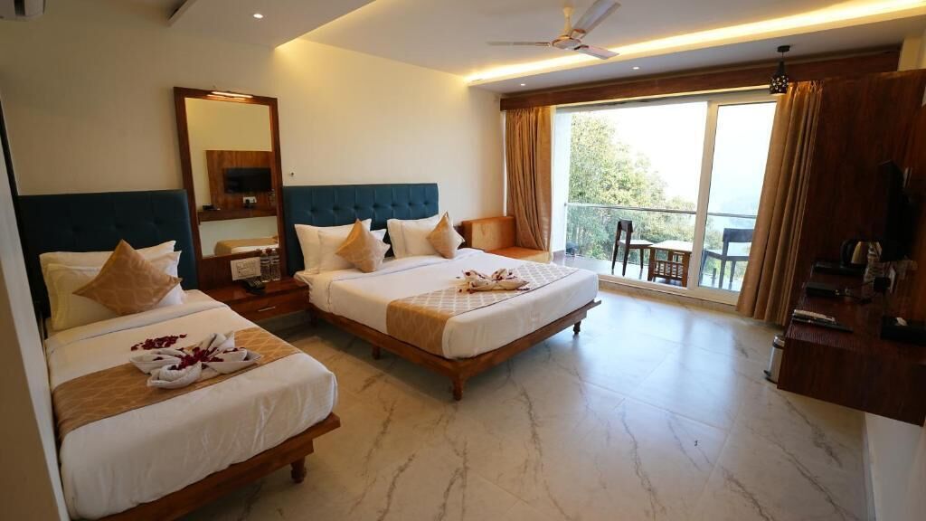 Quarto triplo, sacada, vista para o jardim