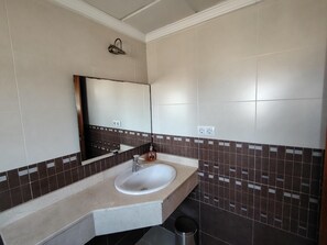 Bathroom - Olalla Playa: Charming Duplex Apartment with Spectacular Sea Views in a Peaceful Area (Palomares)