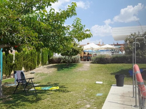 House Sleeps 2 With Indoor Pool