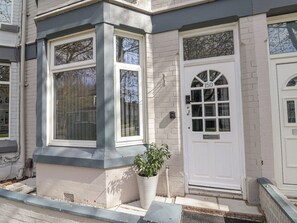 Exterior detail - Ince Lodge (Liverpool)