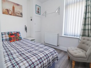 4 bedrooms, individually decorated, individually furnished, free WiFi - Ince Lodge (Liverpool)