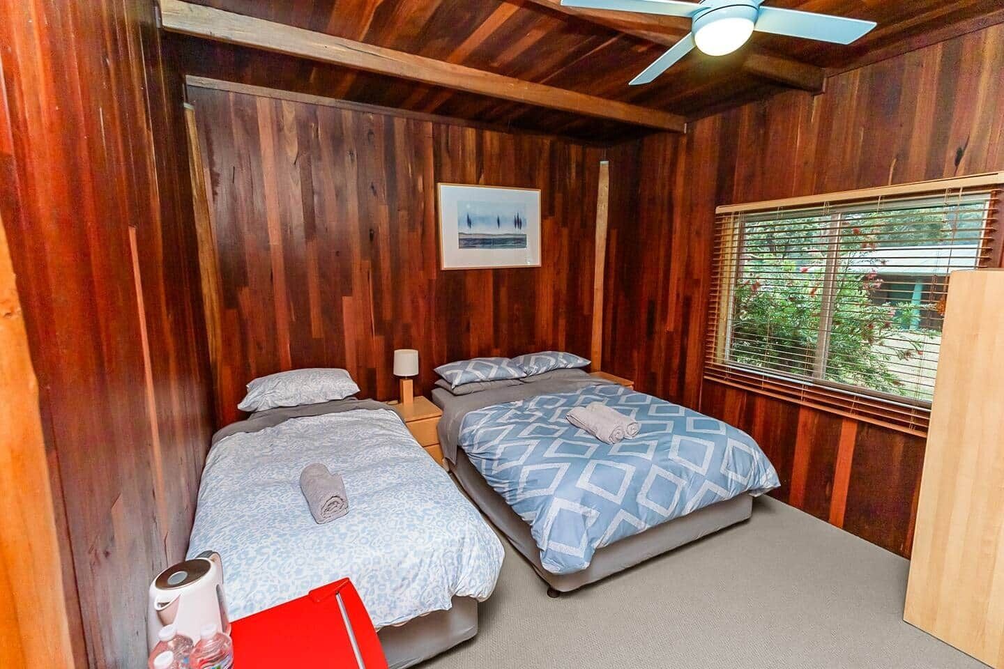 WiFi, bed sheets