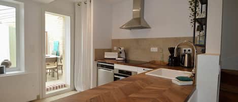 Refrigerador, microondas, horno y lavavajillas