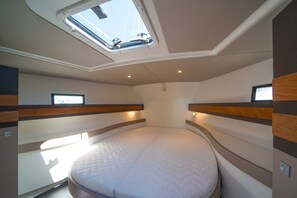 2 bedrooms, in-room safe