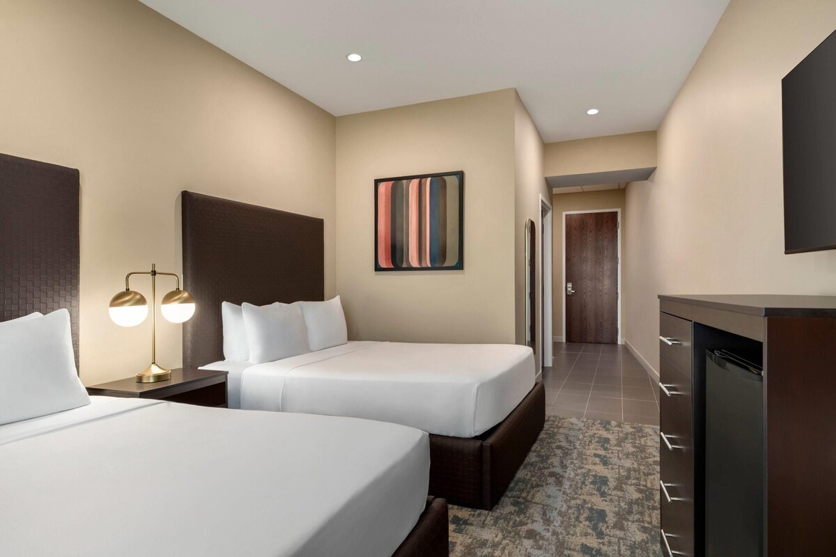 Room, 2 Queen Beds, Non Smoking | Hypo-allergenic bedding available, minibar, laptop workspace