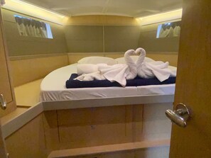 Room - Caribbean Dream: Sun-soaked Sailing Adventure from Tortola, Islas Vírgenes Británicas (Road Town)