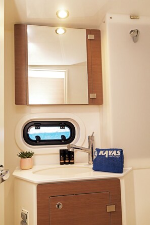 Bathroom - Sun-Kissed Sailing Adventure in the Dodecanese Islands (Kos)