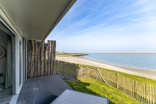 Beachfront Holiday Home No 20 Vista Mar
