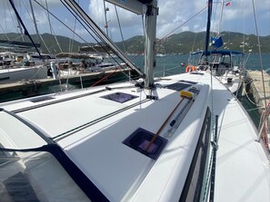 Marina - Caribbean Dream: Sun-soaked Sailing Adventure from Tortola, Islas Vírgenes Británicas (Road Town)