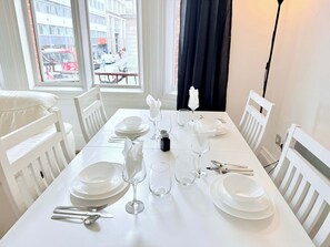 Dining - Stylish 2BR Apt | Walk to New Street & Colmore Row (Birmingham)
