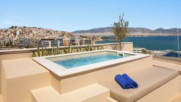 Luxury Suite, 1 Single Bed, Sea View (Pool) | Terrace/patio