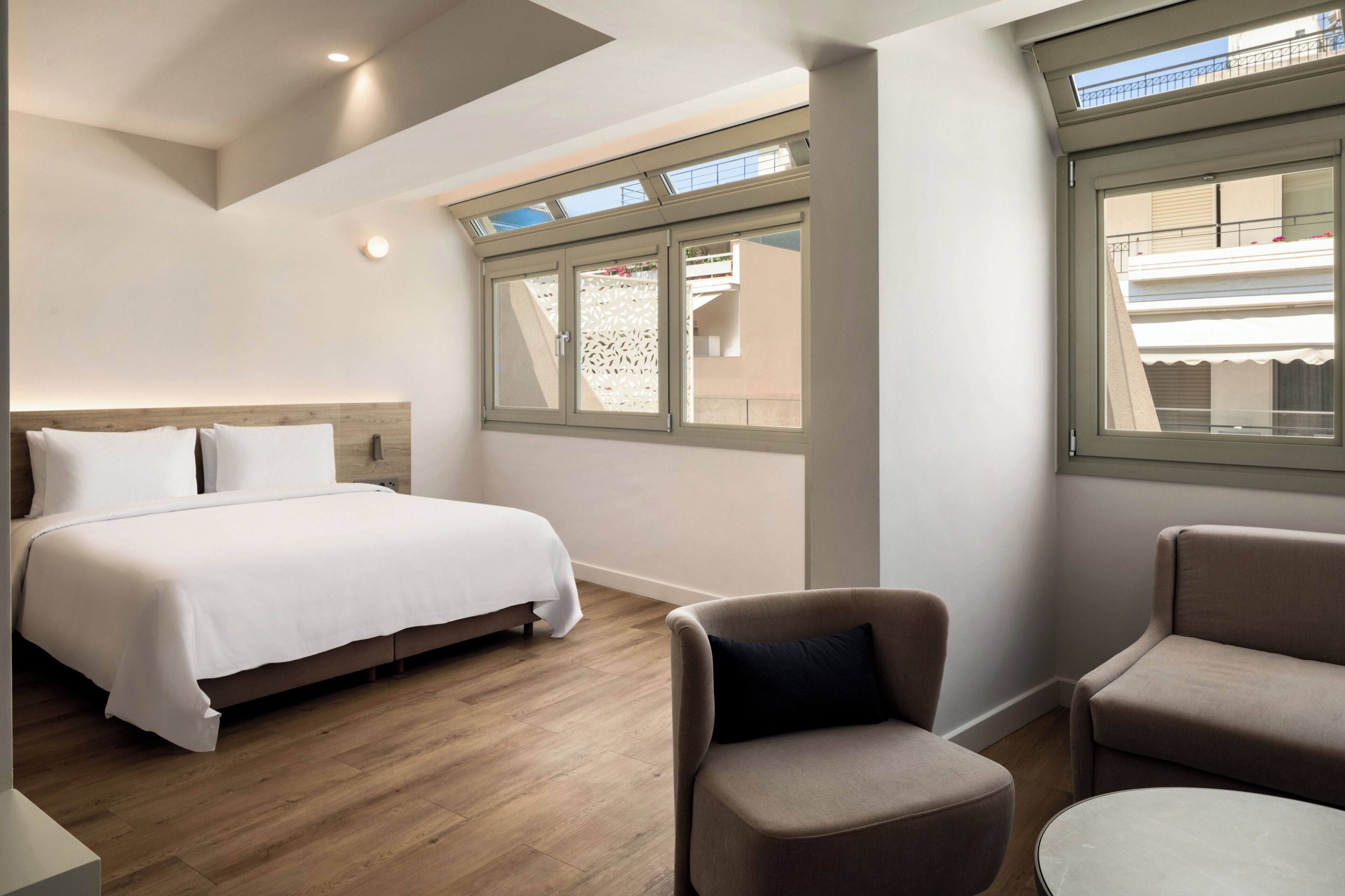 In-room safe, desk, laptop workspace, soundproofing