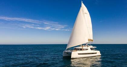 Caribbean Dream: Sun-soaked Sailing Adventure from Tortola, Islas VĂrgenes BritĂĄnicas