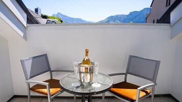 Panoramic Suite, Mountain View | Outdoor dining