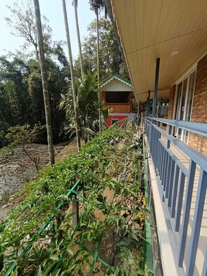 Property grounds - Peaceful Stay in Zitlang  | A Serene Nature Retreat for a  Refreshing Getaway (East)