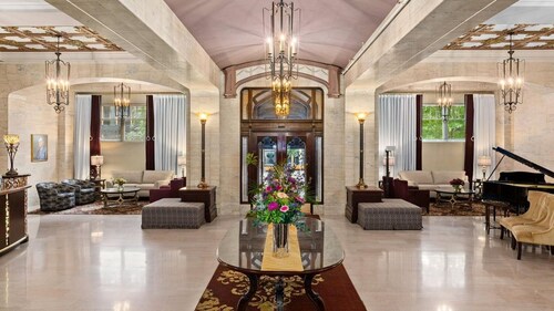 Central Seattle Escape Near Pike Place Market & Space Needle Studio Hotel