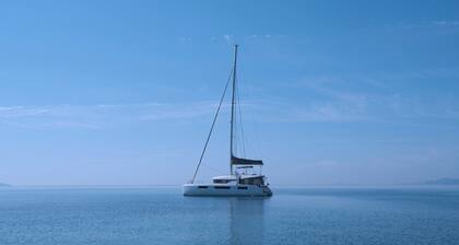 Sun-Kissed Sailing Adventure in Islas Sarónicas