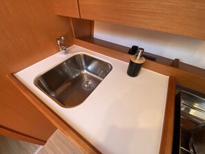 Interior - Sun-Kissed Sailing Adventure in Islas Sarónicas (Alimos)