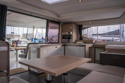 Sun-Kissed Sailing Adventure in Puerto de Toulon