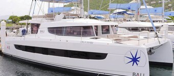 Caribbean Dream: Sun-soaked Sailing Adventure from Tortola, Islas Vírgenes Británicas