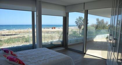 LUXURY VILLA IN 1ST LINE BEACH WITH SWIMMING POOL