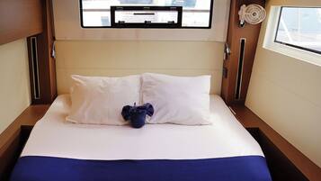 6 bedrooms, iron/ironing board