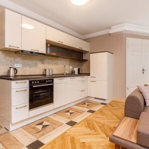 Private kitchen - Lux central 1bed Apartment with balcony left (Berlin)