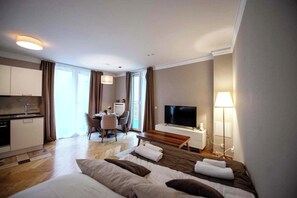 Room - Lux central 1bed Apartment with balcony left (Berlin)