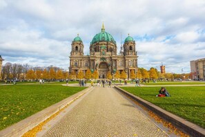 Point of interest - Lux central 1bed Apartment with balcony left (Berlin)