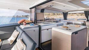 Interior - Sun-Kissed Sailing: A Caribbean Beach Experience from Islas Vírgenes de Estados Unidos, Santo Tomás (St Thomas)