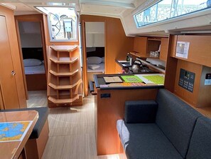 Interior - Sun-Kissed Sailing Adventure in Islas Sarónicas (Alimos)