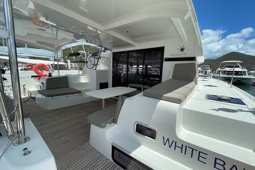 Caribbean Dream: Sun-soaked Sailing Adventure from Tortola, Islas Vírgenes Británicas