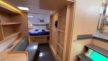 3 bedrooms, in-room safe, iron/ironing board