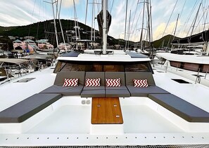 Marina - Caribbean Dream: Sun-soaked Sailing Adventure from Tortola, Islas Vírgenes Británicas (Road Town)
