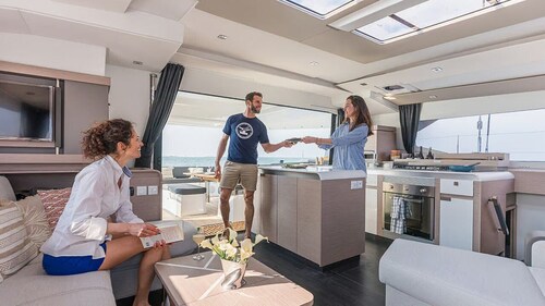 Caribbean Dream: Sun-soaked Sailing Adventure from Tortola, Islas Vírgenes Británicas