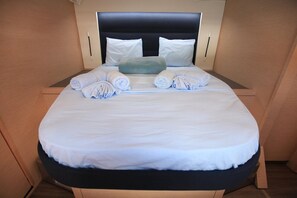 5 bedrooms, iron/ironing board