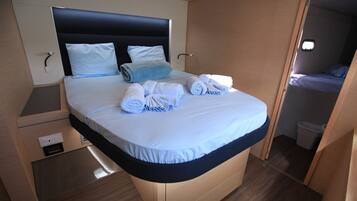 5 bedrooms, iron/ironing board