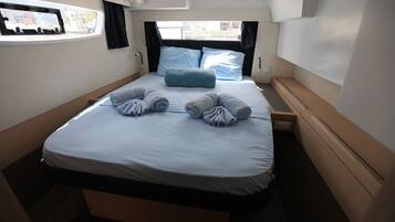 5 bedrooms, iron/ironing board