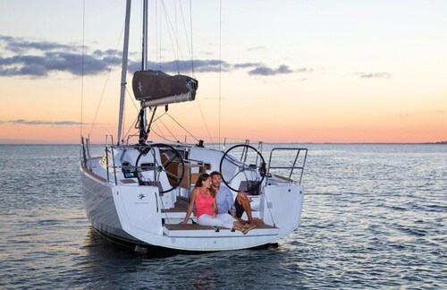 Caribbean Dream: Sun-soaked Sailing Adventure from Tortola, Islas Vírgenes Británicas