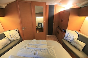 2 Schlafzimmer, Bügeleisen/Bügelbrett