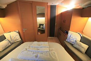 2 Schlafzimmer, Bügeleisen/Bügelbrett