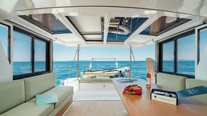Interior - Sun-Kissed Sailing Adventure in Islas Sarónicas (Alimos)
