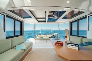 Interior - Sun-Kissed Sailing Adventure in Islas Sarónicas (Alimos)