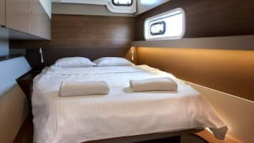 4 bedrooms, in-room safe