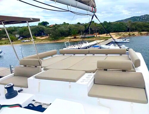 Sun-Kissed Sailing Adventure in Islas Sarónicas