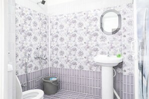 Shower, rainfall showerhead, slippers, towels - Hotel Atrangi Waves Near Golden Beach (Puri)