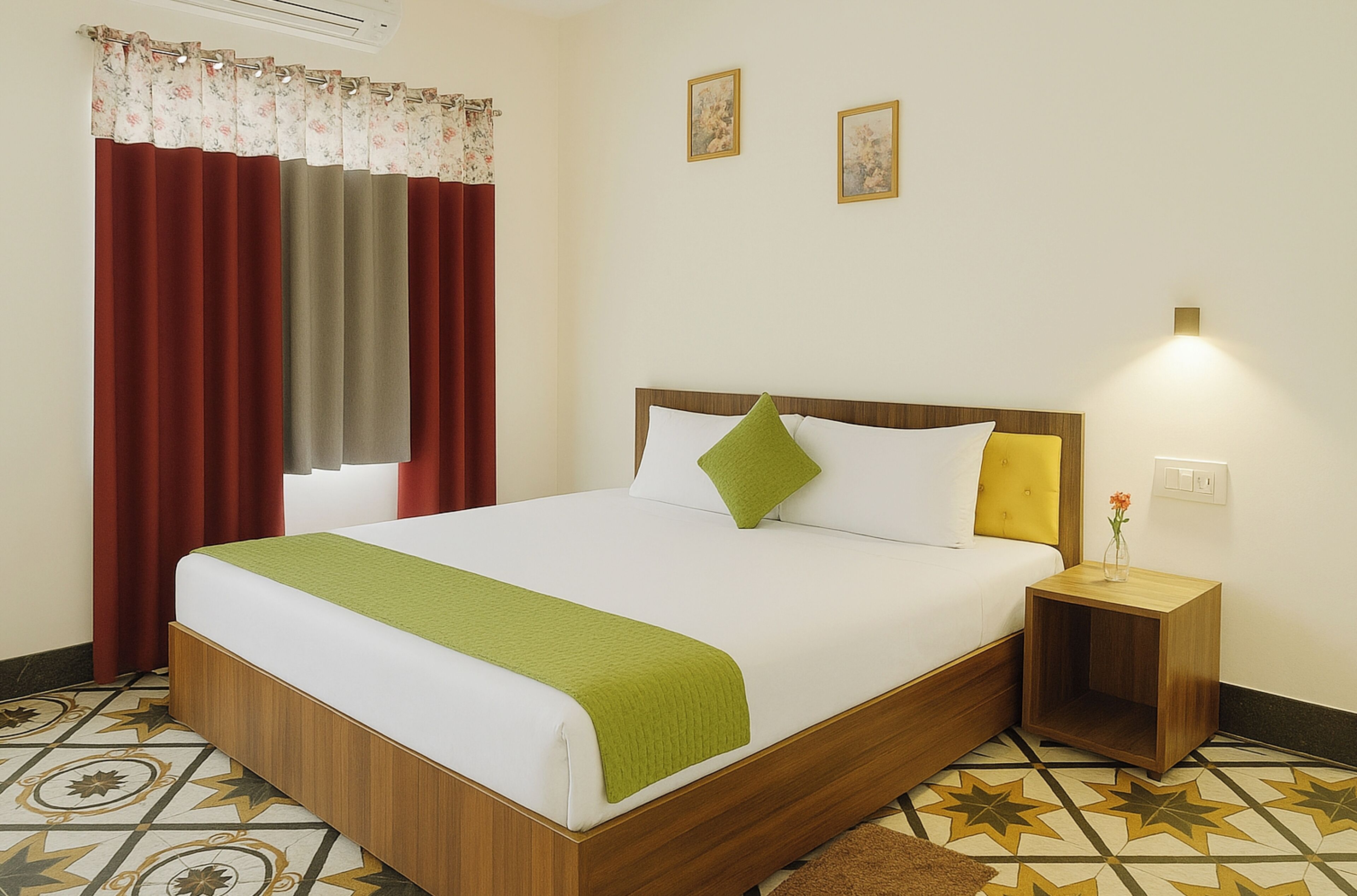 Habitación de estilo japonés | Ropa de cama hipoalergénica, escritorio y wifi gratis 