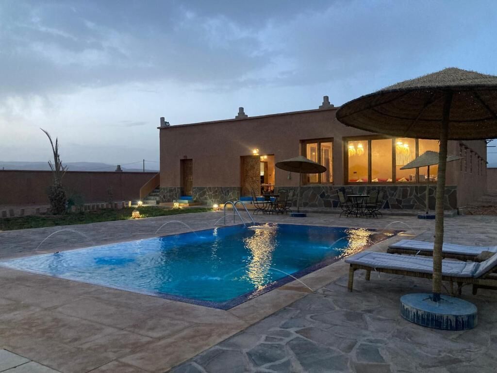 10 outdoor pools
